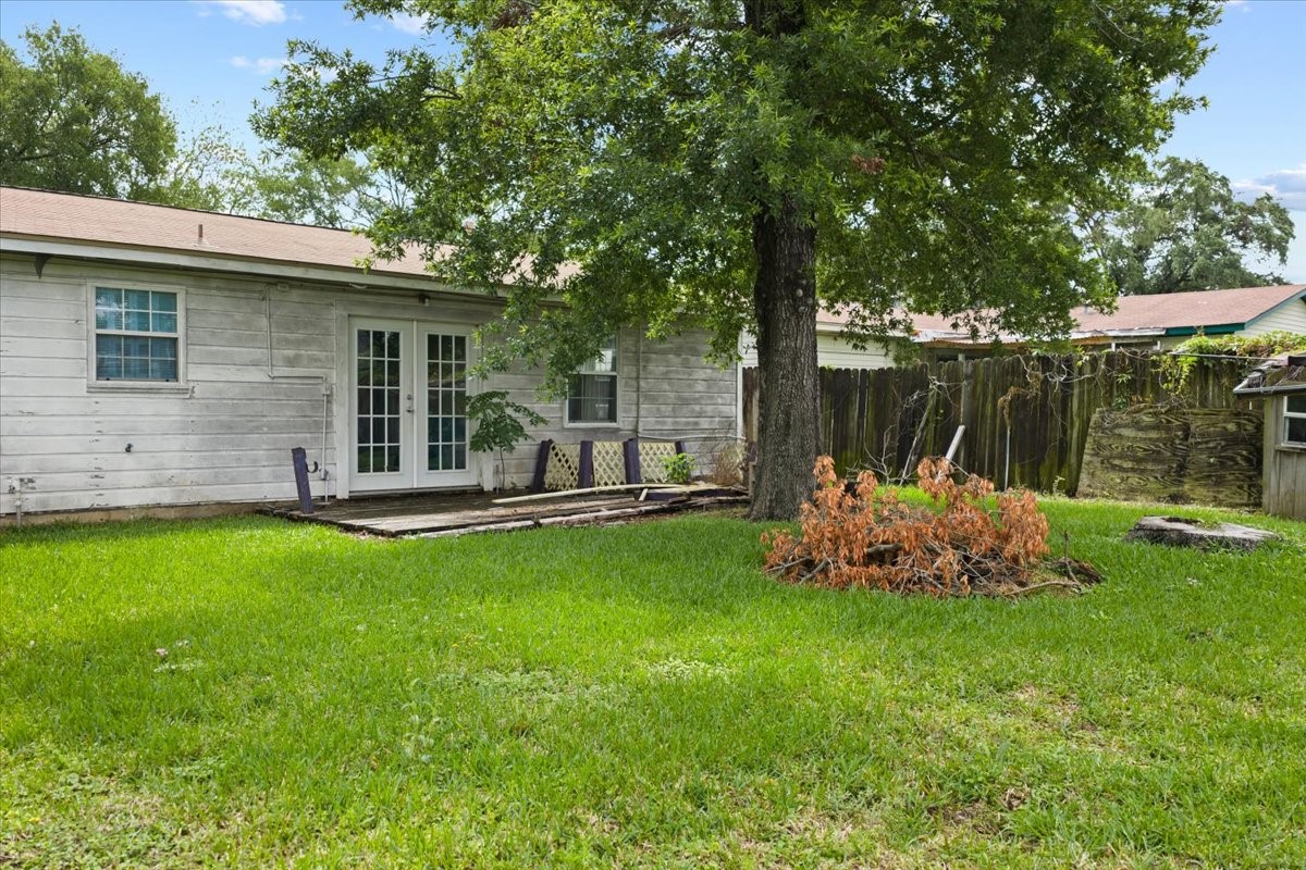 811 Shadowglen Street Channelview, TX 77530 - Photo 24 of 26