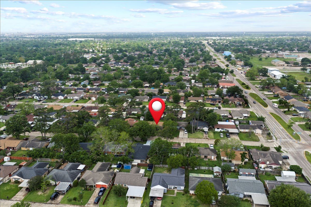811 Shadowglen Street Channelview, TX 77530 - Photo 3 of 26