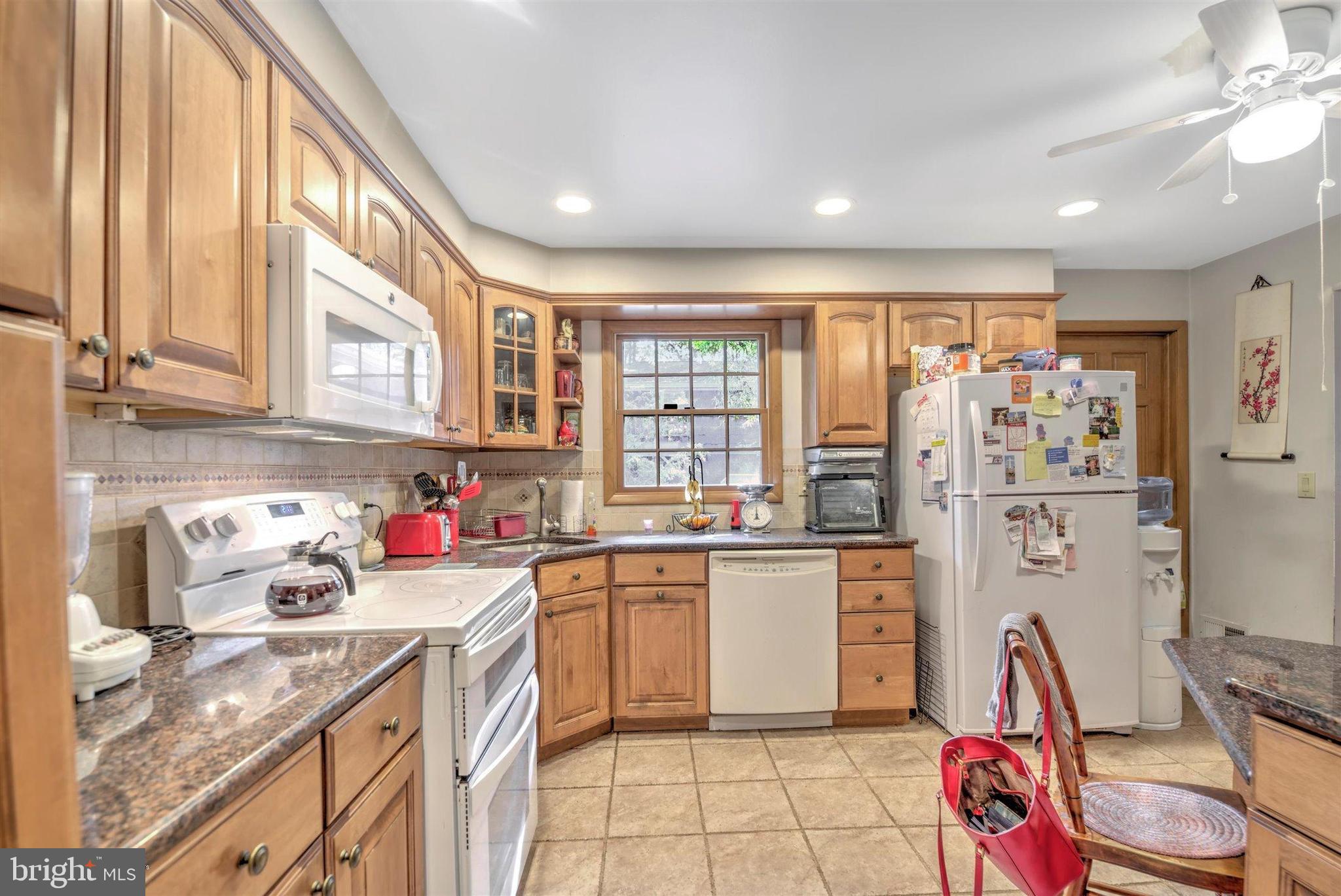 335 Colts Neck Road Farmingdale, NJ 07727 - Photo 14 of 25