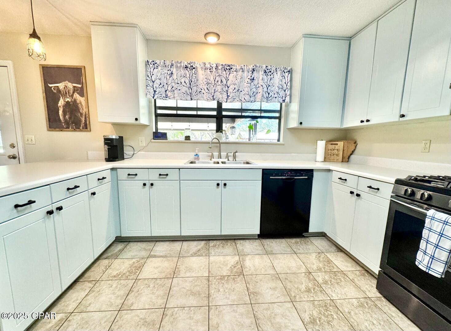 1793 Bentley Road Cottondale, FL 32431 - Photo 6 of 38
