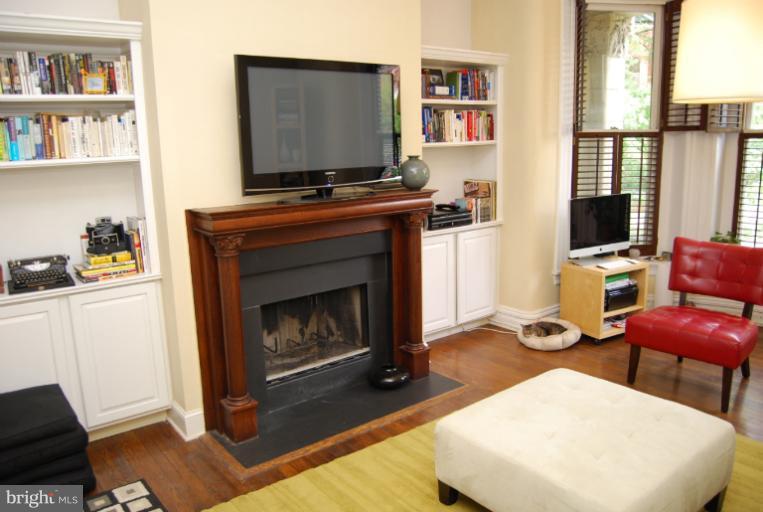 1702 Q Street Northwest, Unit 2 Washington, DC 20009 - Photo 13 of 16 Living Room