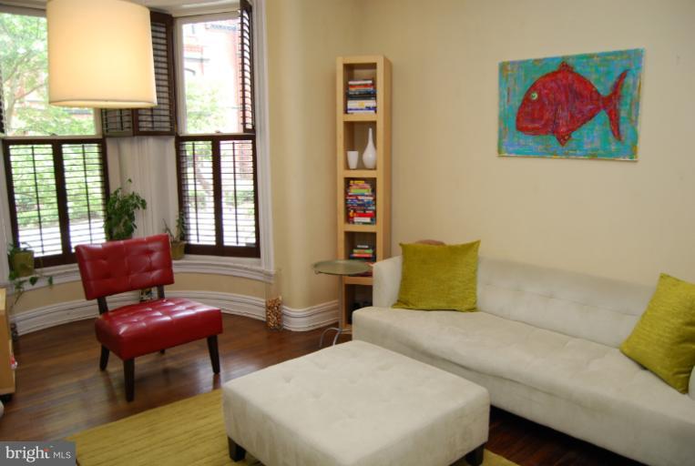 1702 Q Street Northwest, Unit 2 Washington, DC 20009 - Photo 4 of 16 Living Room