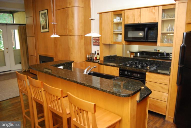 1702 Q Street Northwest, Unit 2 Washington, DC 20009 - Photo 8 of 16 Kitchen