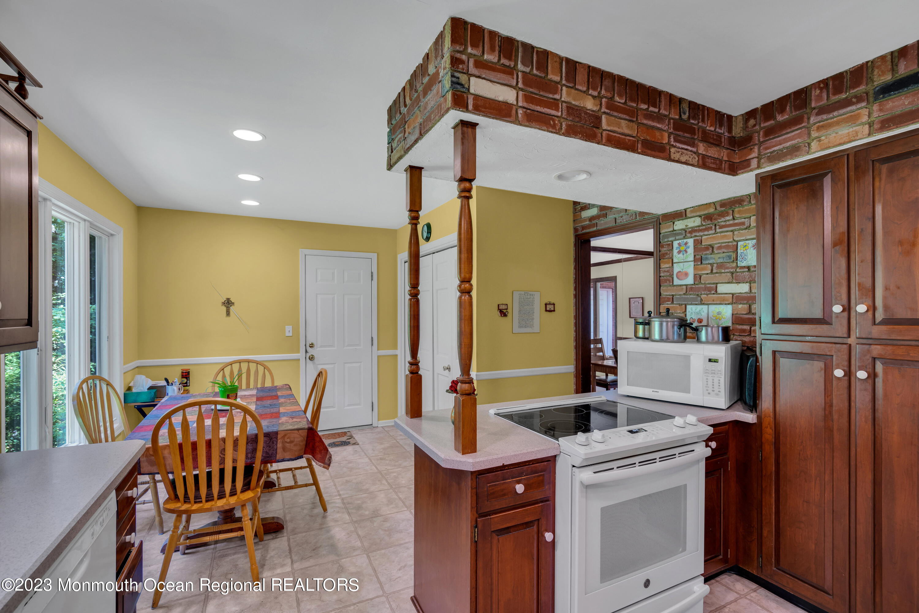 356 Millstone Road Millstone Township, NJ 08510 - Photo 31 of 75 Eat In Kitchen