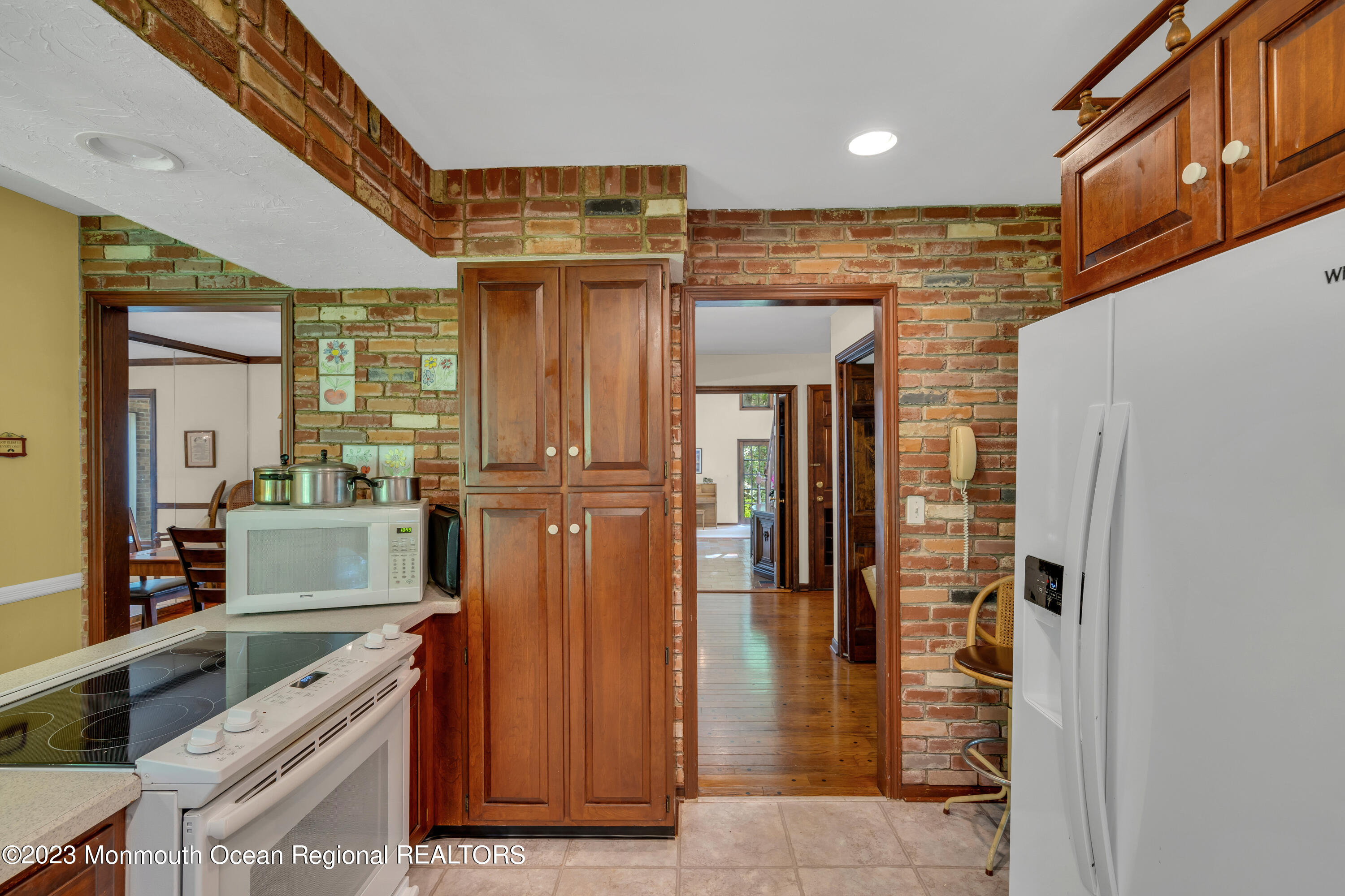 356 Millstone Road Millstone Township, NJ 08510 - Photo 32 of 75 Eat In Kitchen
