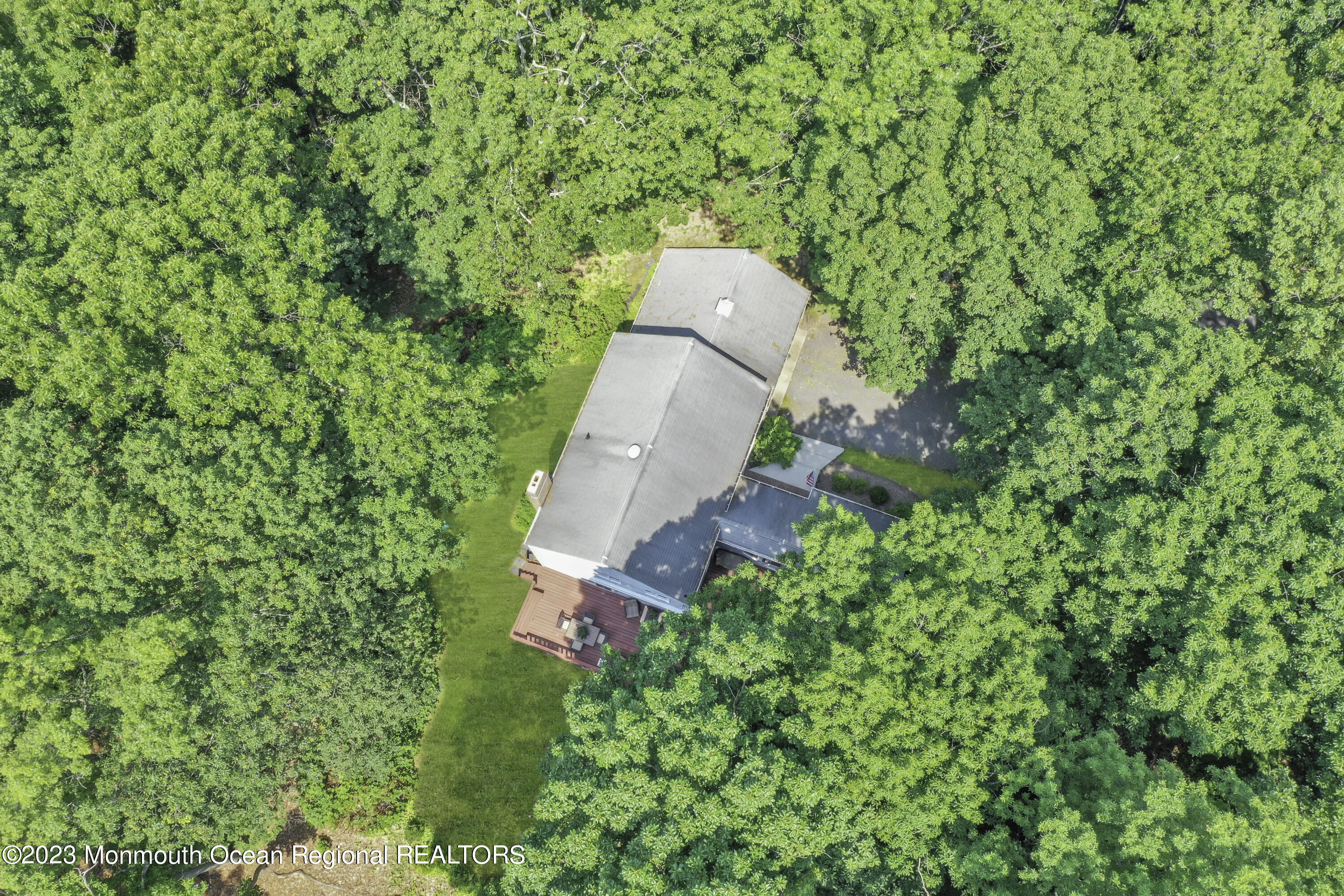 356 Millstone Road Millstone Township, NJ 08510 - Photo 60 of 75 076_dji_0350-1