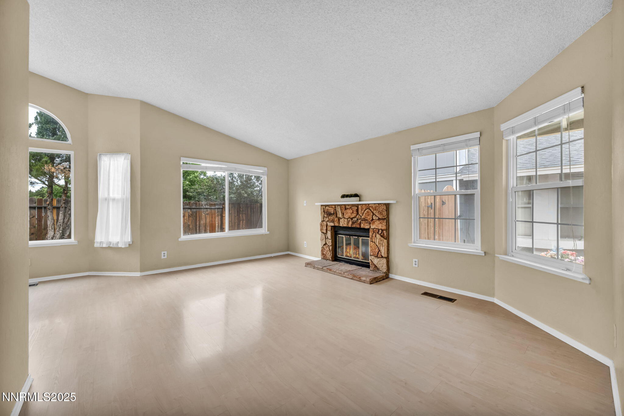 6087 White Water Way Reno, NV 89523 - Photo 13 of 27 36-web-or-mls-6087-white-water-way
