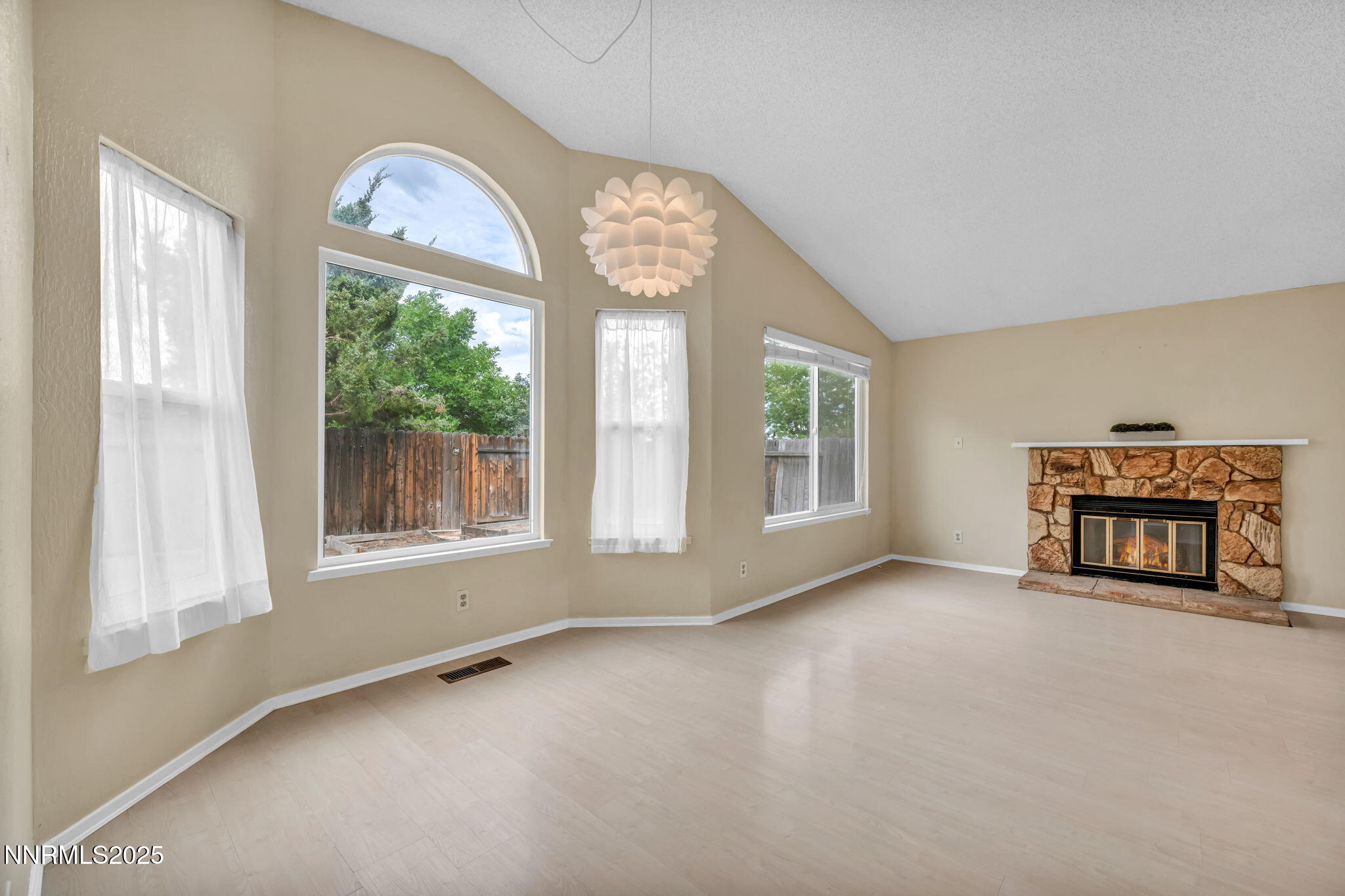 6087 White Water Way Reno, NV 89523 - Photo 7 of 27 26-web-or-mls-6087-white-water-way