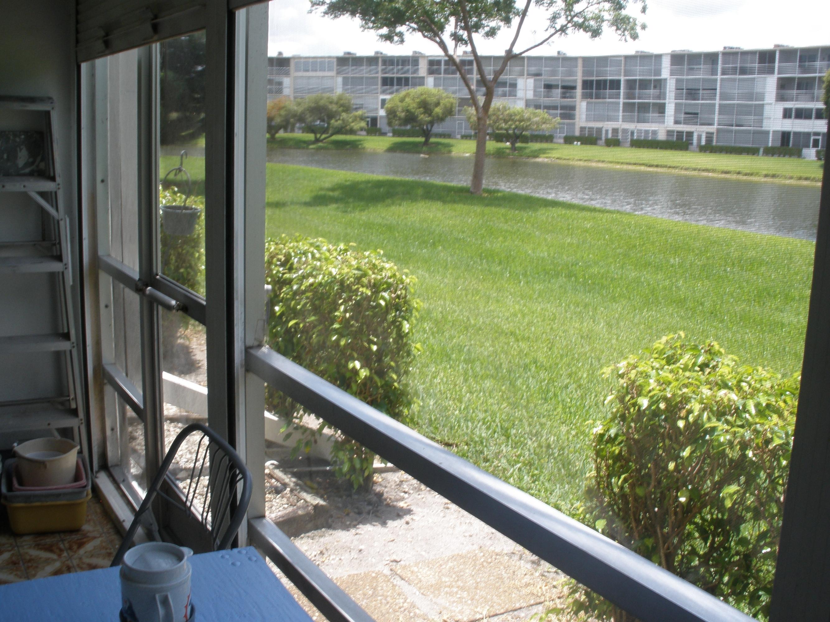 1031 Hythe B Boca Raton, FL 33434 - Photo 15 of 19 Patio/View