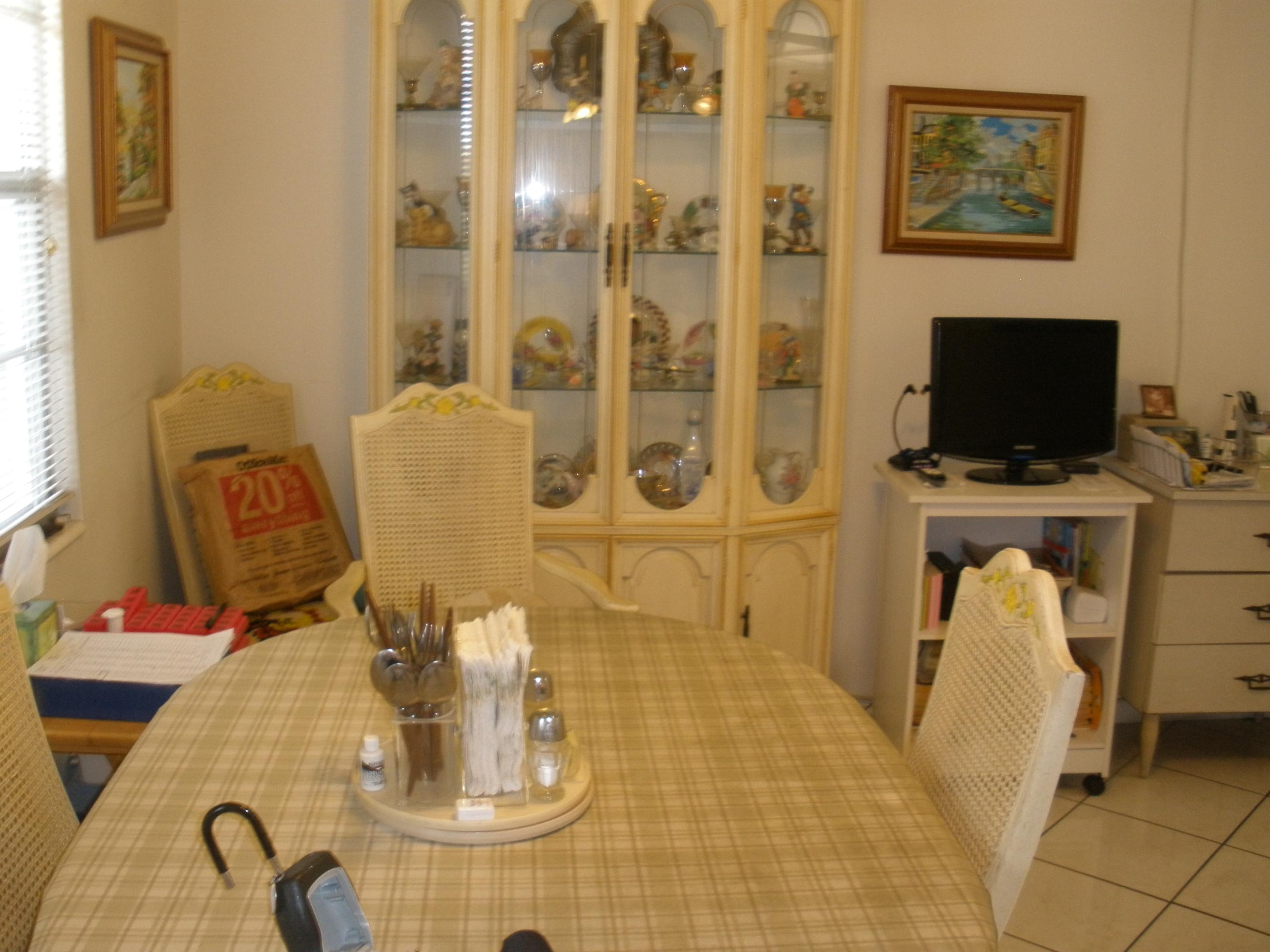 1031 Hythe B Boca Raton, FL 33434 - Photo 4 of 19 Dining
