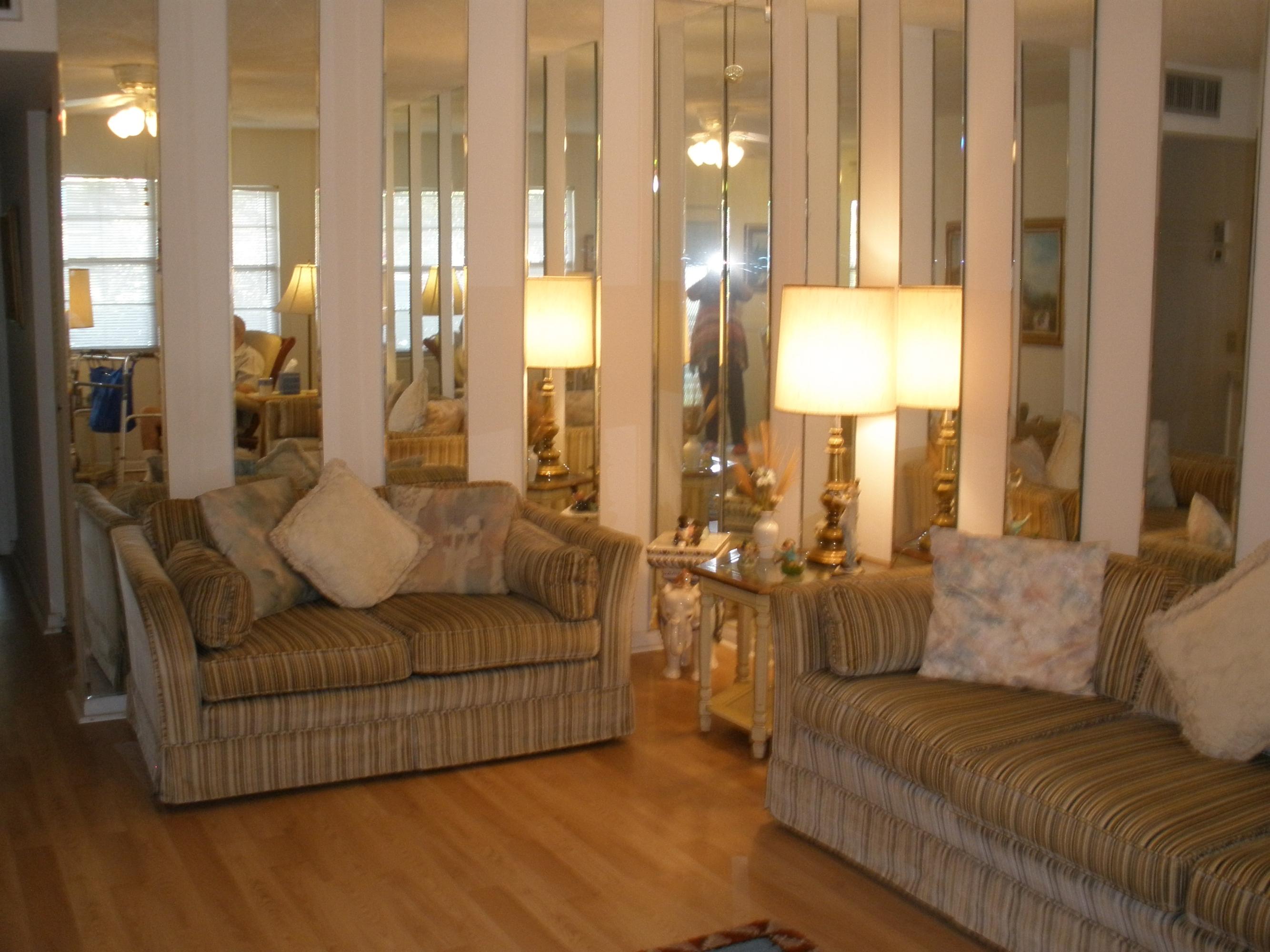 1031 Hythe B Boca Raton, FL 33434 - Photo 5 of 19 Living Area