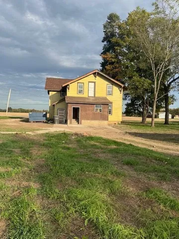 $229,900 | N8633 County Highway North, East Troy, WI 53120