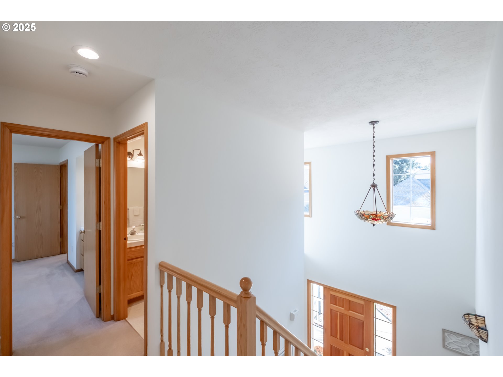 2009 Chase Loop Southwest Albany, OR 97321 - Photo 25 of 48 a view of a hallway with entryway