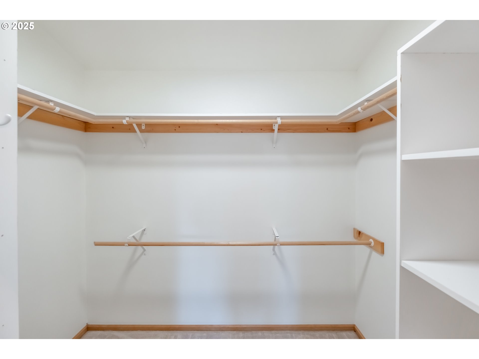 2009 Chase Loop Southwest Albany, OR 97321 - Photo 34 of 48 a view of walk in closet