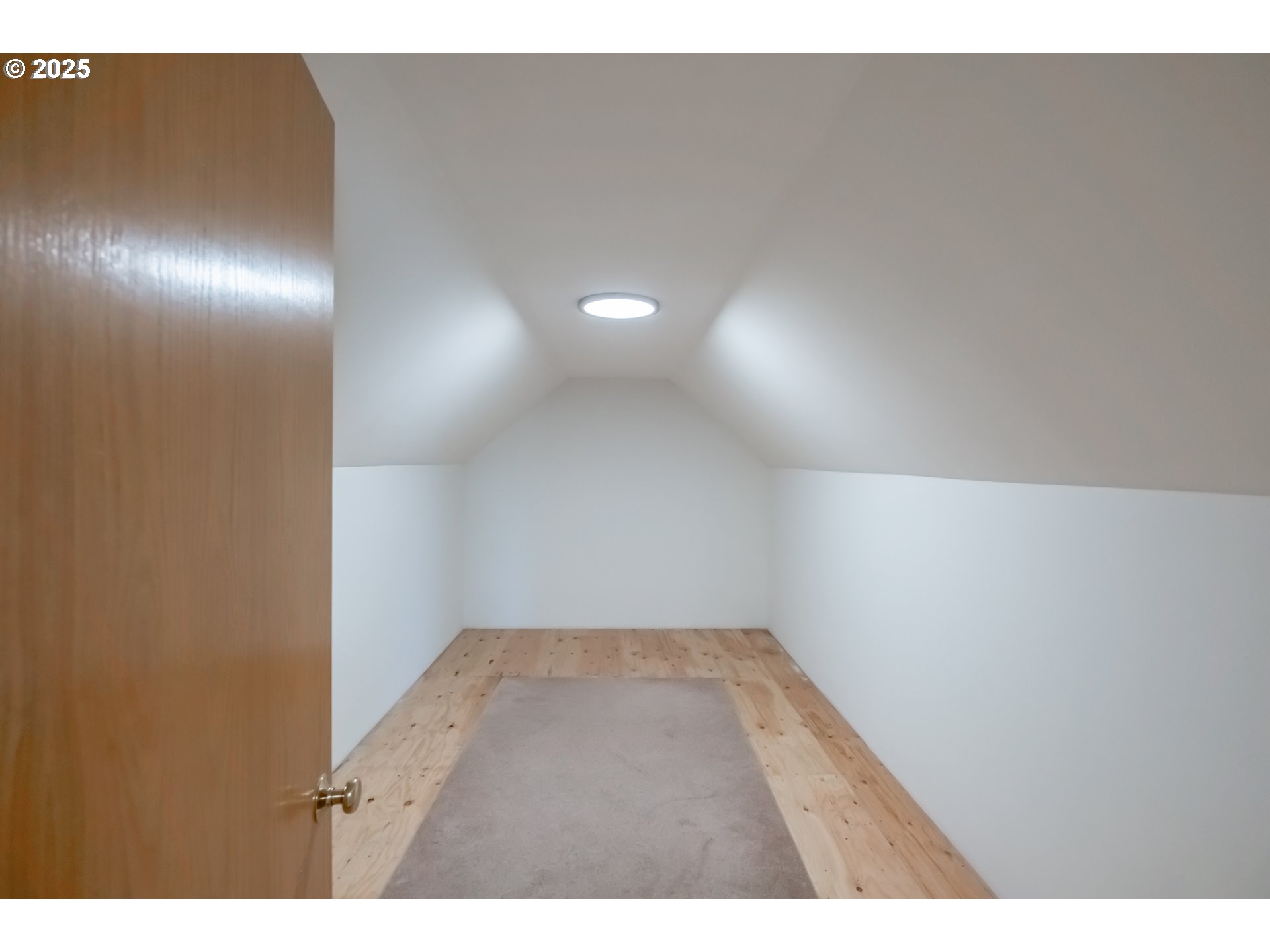 2009 Chase Loop Southwest Albany, OR 97321 - Photo 44 of 48 a view of an empty room