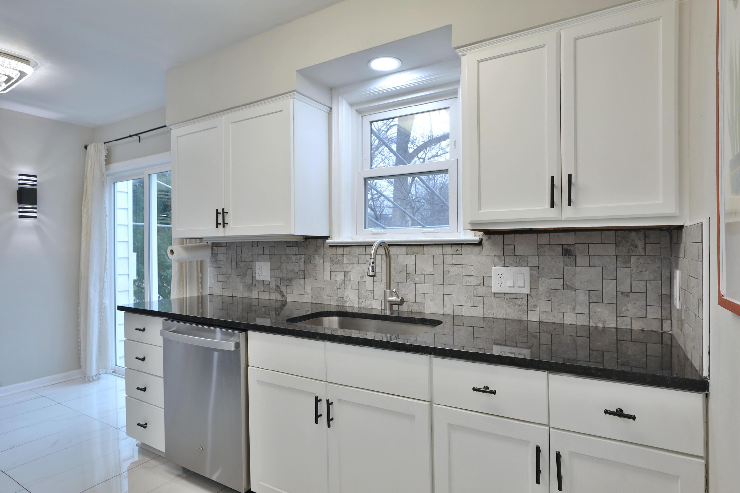 124 North Gould Road Columbus, OH 43209 - Photo 14 of 45 126-N-Gould-14