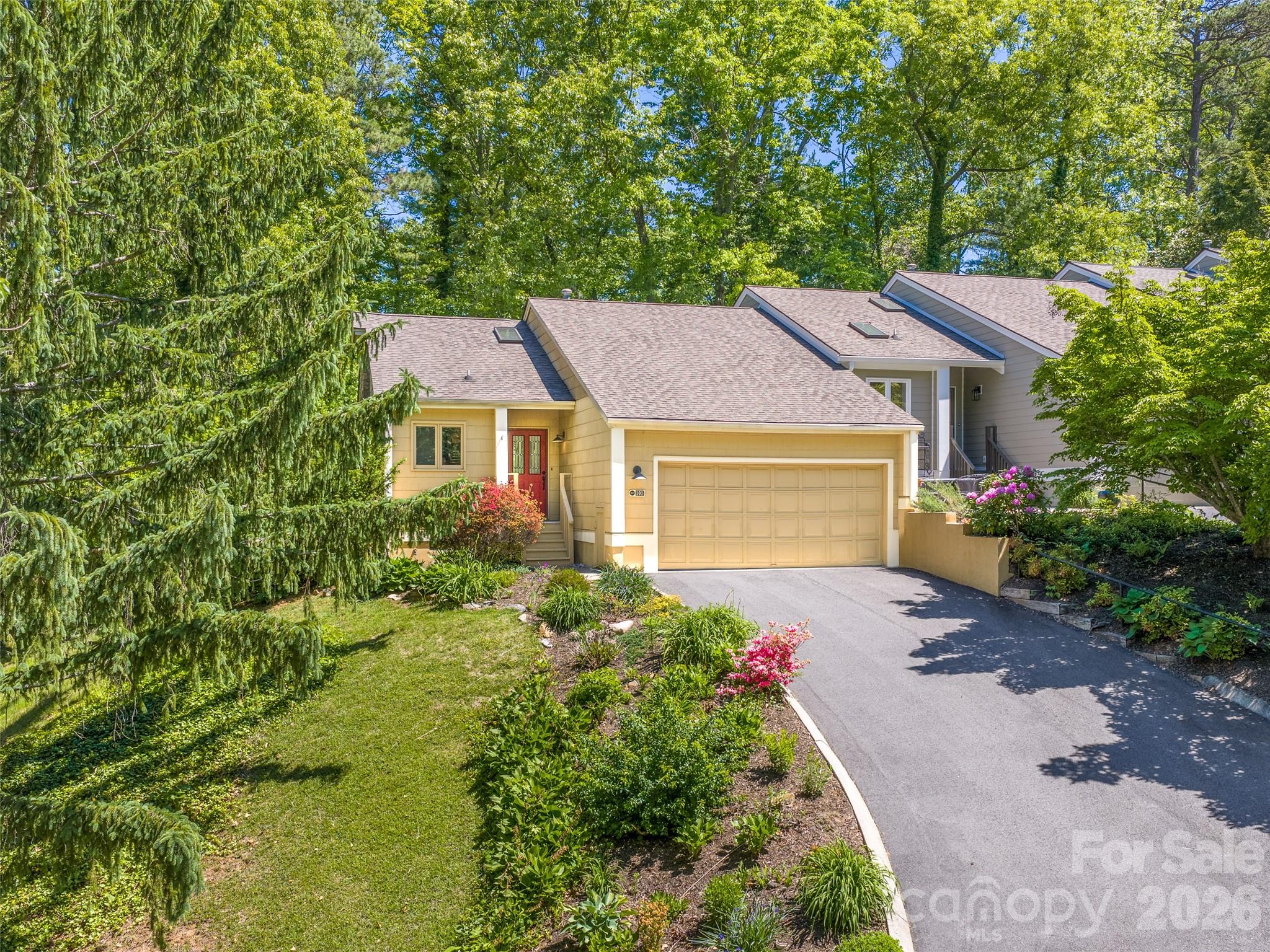 101 Beaver Ridge Road Asheville, NC 28804 - Photo 2 of 48
