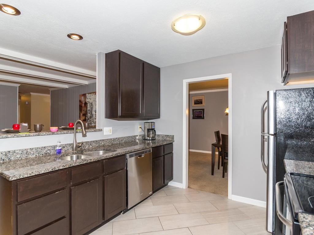 8824 Cheltenham Road Indianapolis, IN 46256 - Photo 12 of 24 Gallery Image 12