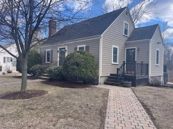 $780,000 | 34 Plymouth Road, Reading, MA 01867