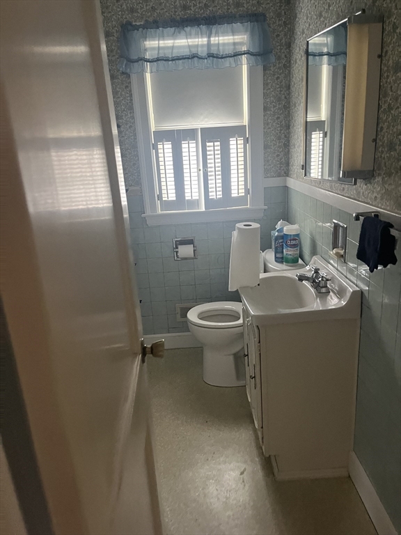 34 Plymouth Road Reading, MA 01867 - Photo 16 of 17