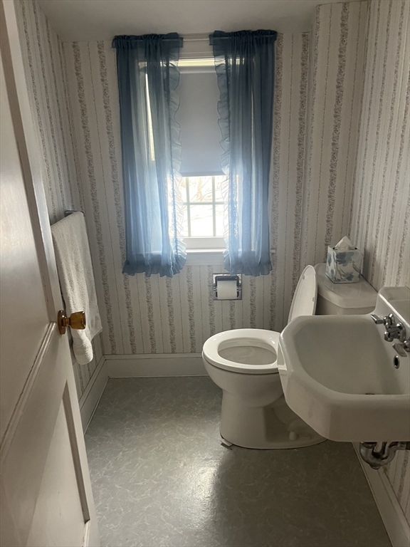 34 Plymouth Road Reading, MA 01867 - Photo 18 of 26