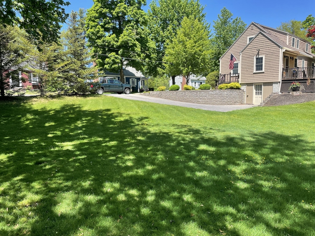 34 Plymouth Road Reading, MA 01867 - Photo 5 of 17