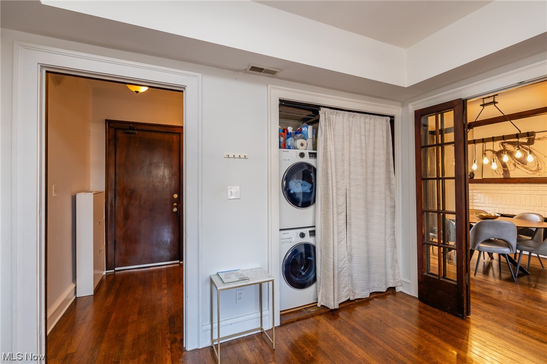 2473 Overlook Road, Unit 9 Cleveland, OH 44106 - Photo 20 of 22 Laundry area with in-unit stackable washer & dryer.