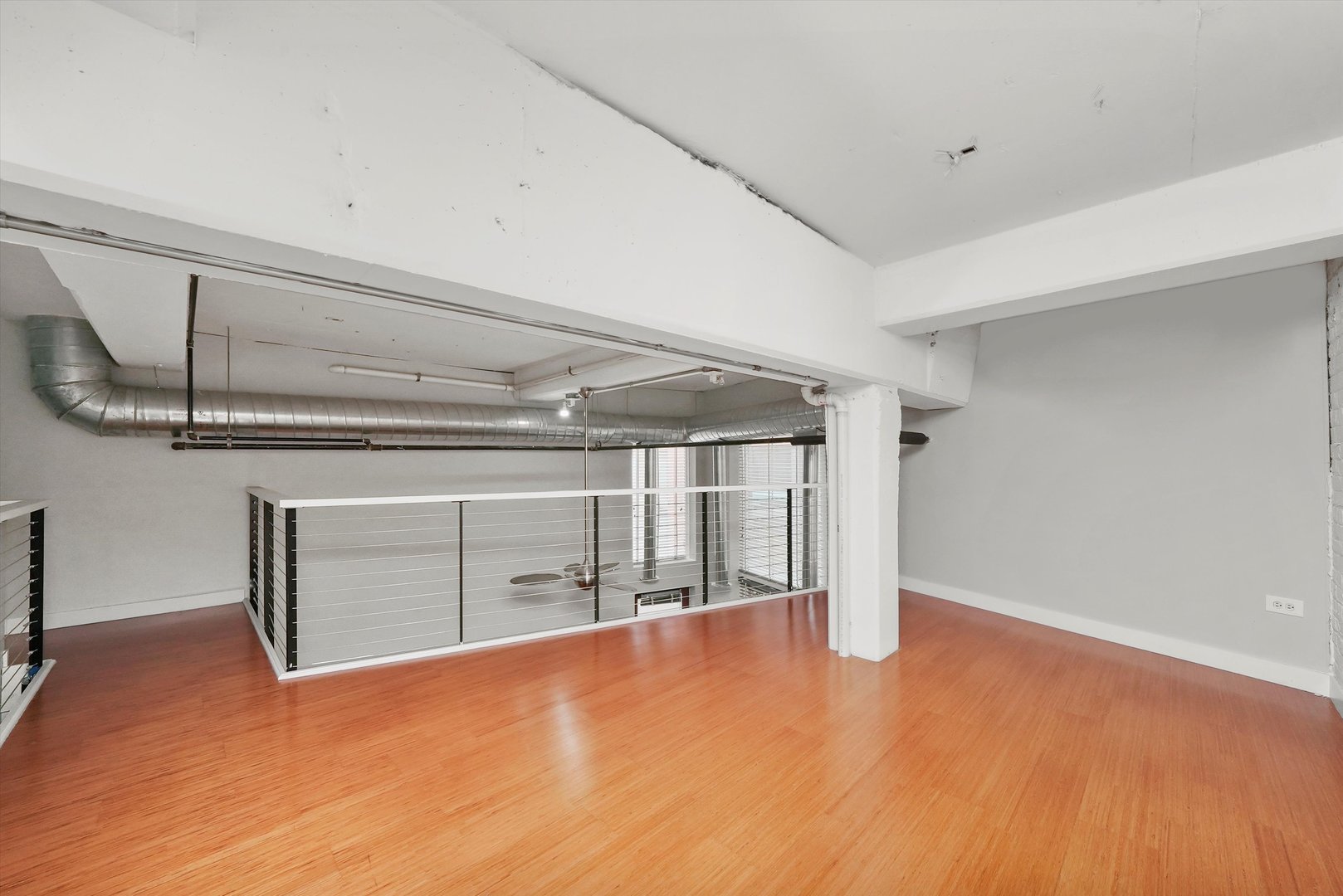 1209 West Cottage Place Chicago, IL 60607 - Photo 5 of 29 a view of an empty room