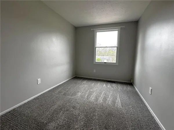 $220,000 | 1991 Tara Drive, North Huntingdon, PA 15642