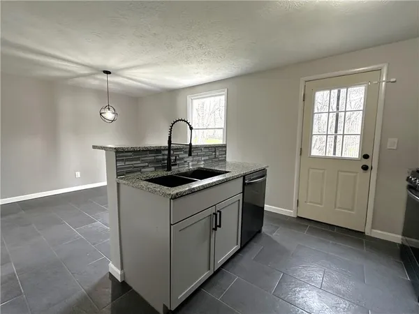 $220,000 | 1991 Tara Drive, North Huntingdon, PA 15642