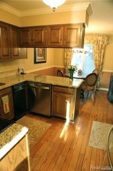 917 Golfview Court, Unit 30 Rochester Hills, MI 48307 - Photo 9 of 27