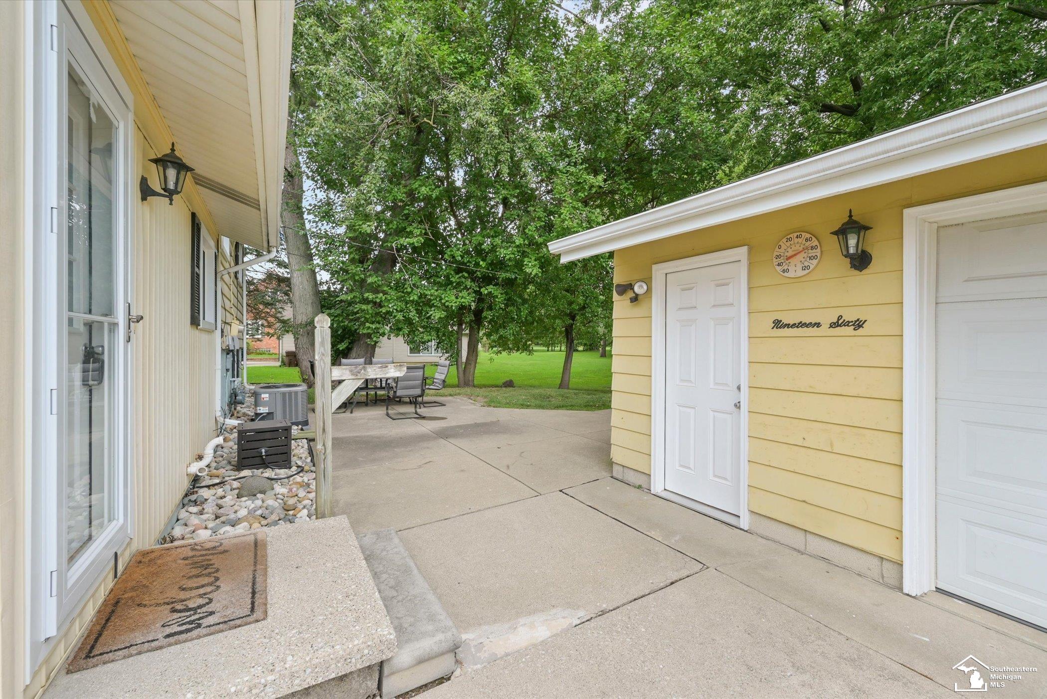 1960 Vivian Road Monroe, MI 48162 - Photo 24 of 33 Gallery Image 24