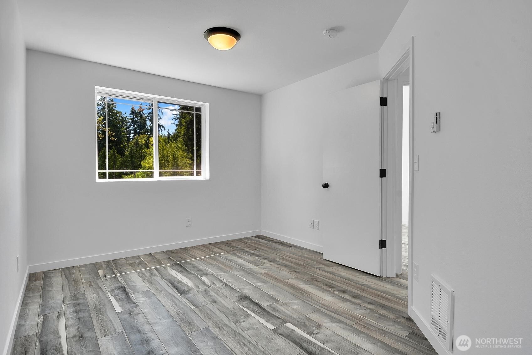 3115 York Road Everett, WA 98204 - Photo 17 of 20 Gallery Image 17
