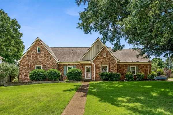 $499,000 | 761 Meadow Vale Drive, Collierville, TN 38017