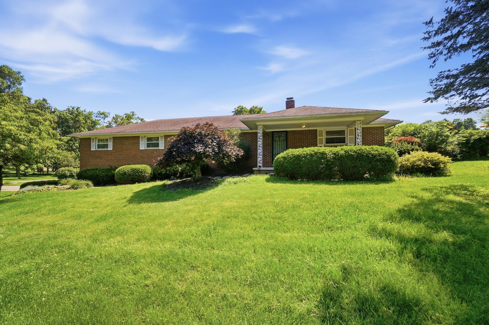 1858 Devon Drive Springfield, OH 45503 - Photo 1 of 55 001