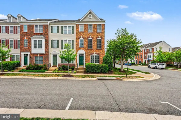 $525,000 | 42822 Sykes Terrace, Chantilly, VA 20152