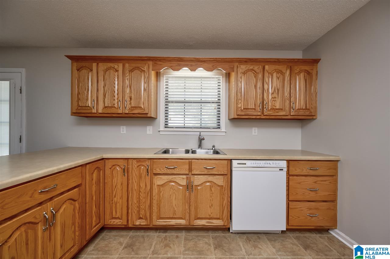 370 Smith Road Jemison, AL 35085 - Photo 11 of 40 Gallery Image 11