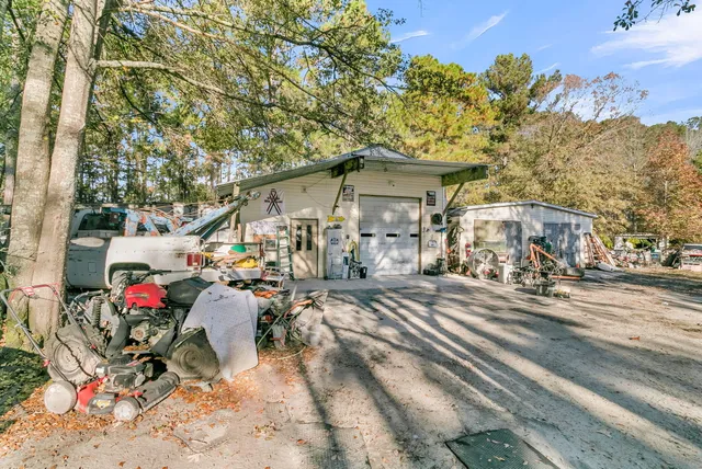 $600,000 | 325 Winding Road, Moncks Corner, SC 29461