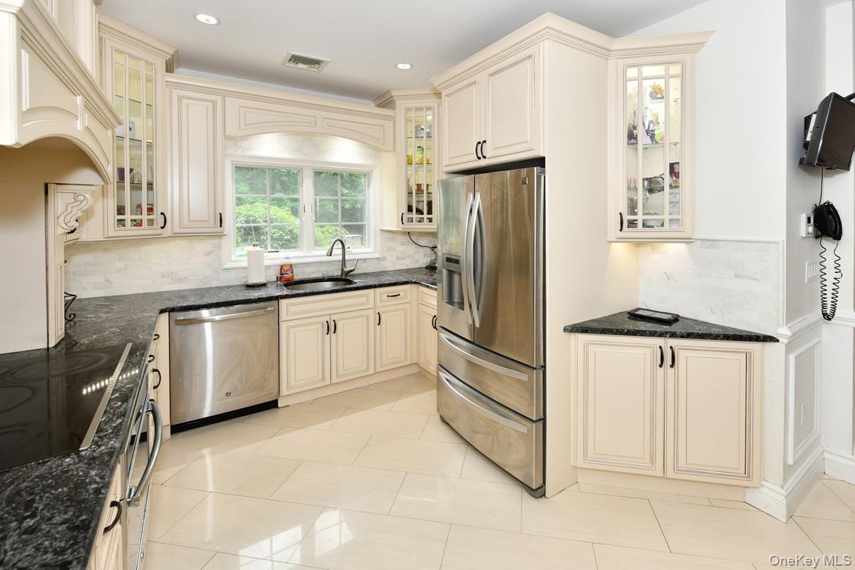 42 Willow Tree Road Monsey, NY 10952 - Photo 6 of 33 Gallery Image 6