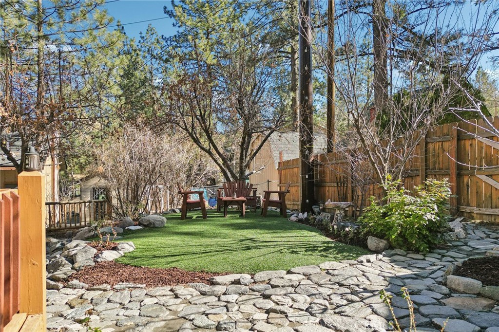 1847 Thrush Road Wrightwood, CA 92397 - Photo 22 of 33 a garden with trees