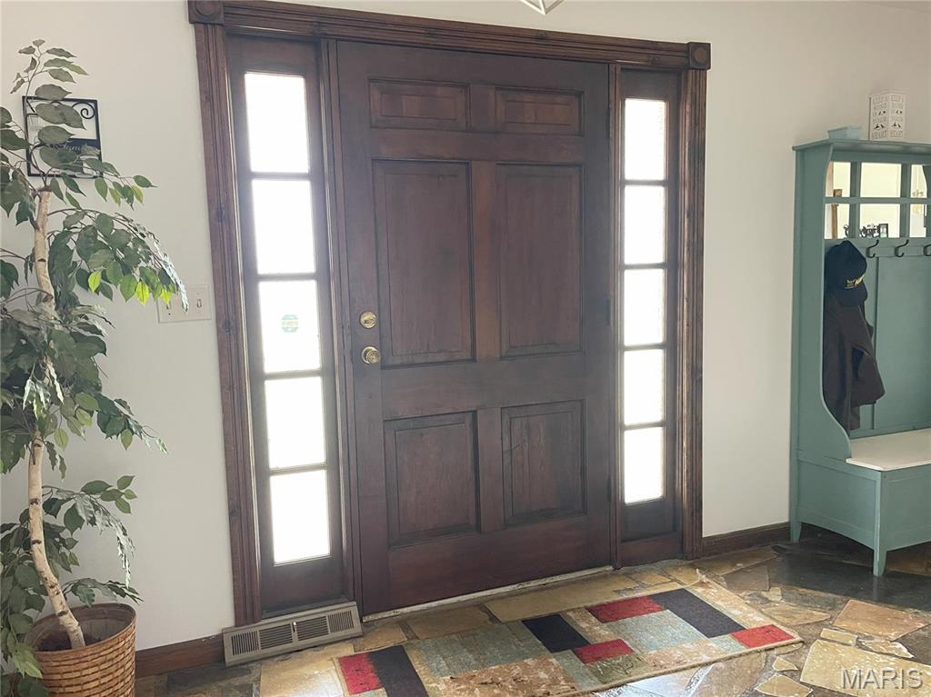 676 Frontier Lane Bourbon, MO 65441 - Photo 13 of 45