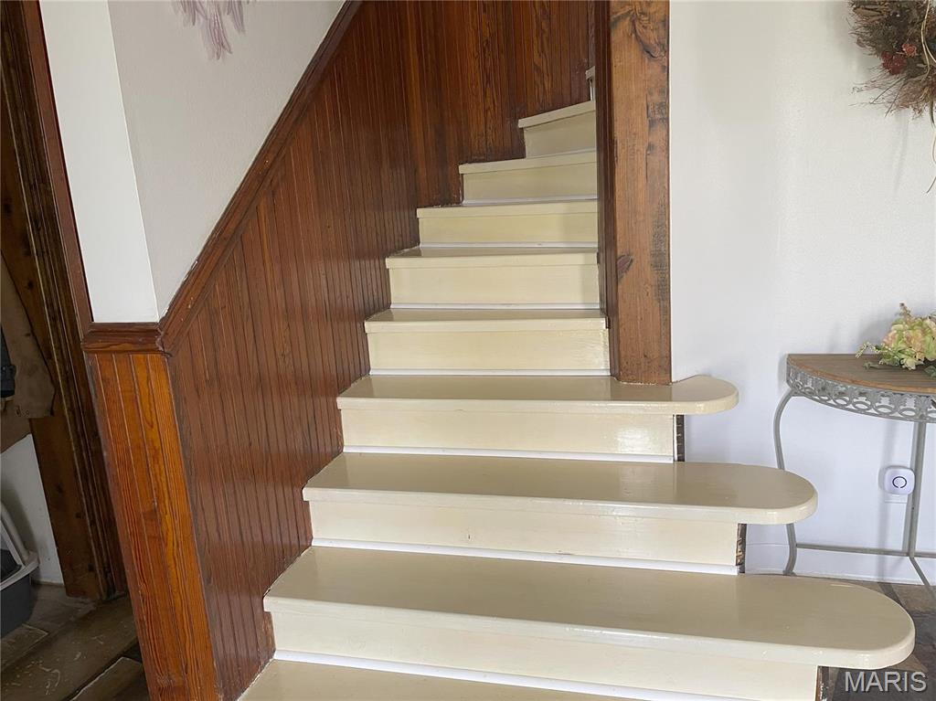 676 Frontier Lane Bourbon, MO 65441 - Photo 17 of 45