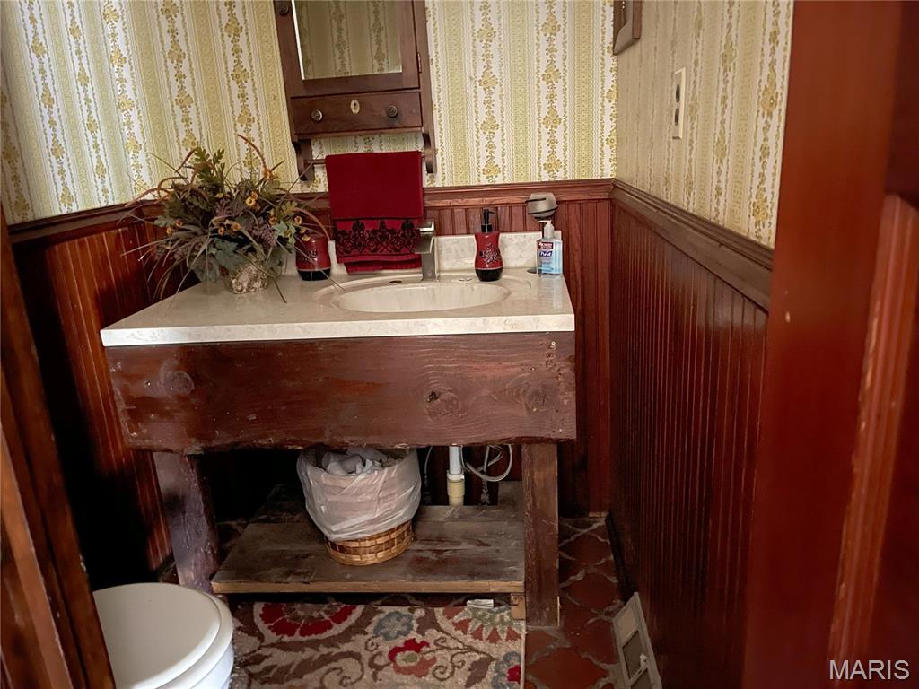 676 Frontier Lane Bourbon, MO 65441 - Photo 18 of 45