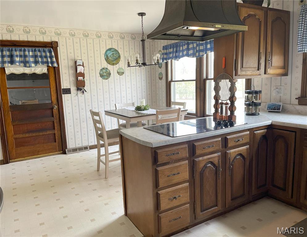 676 Frontier Lane Bourbon, MO 65441 - Photo 5 of 45