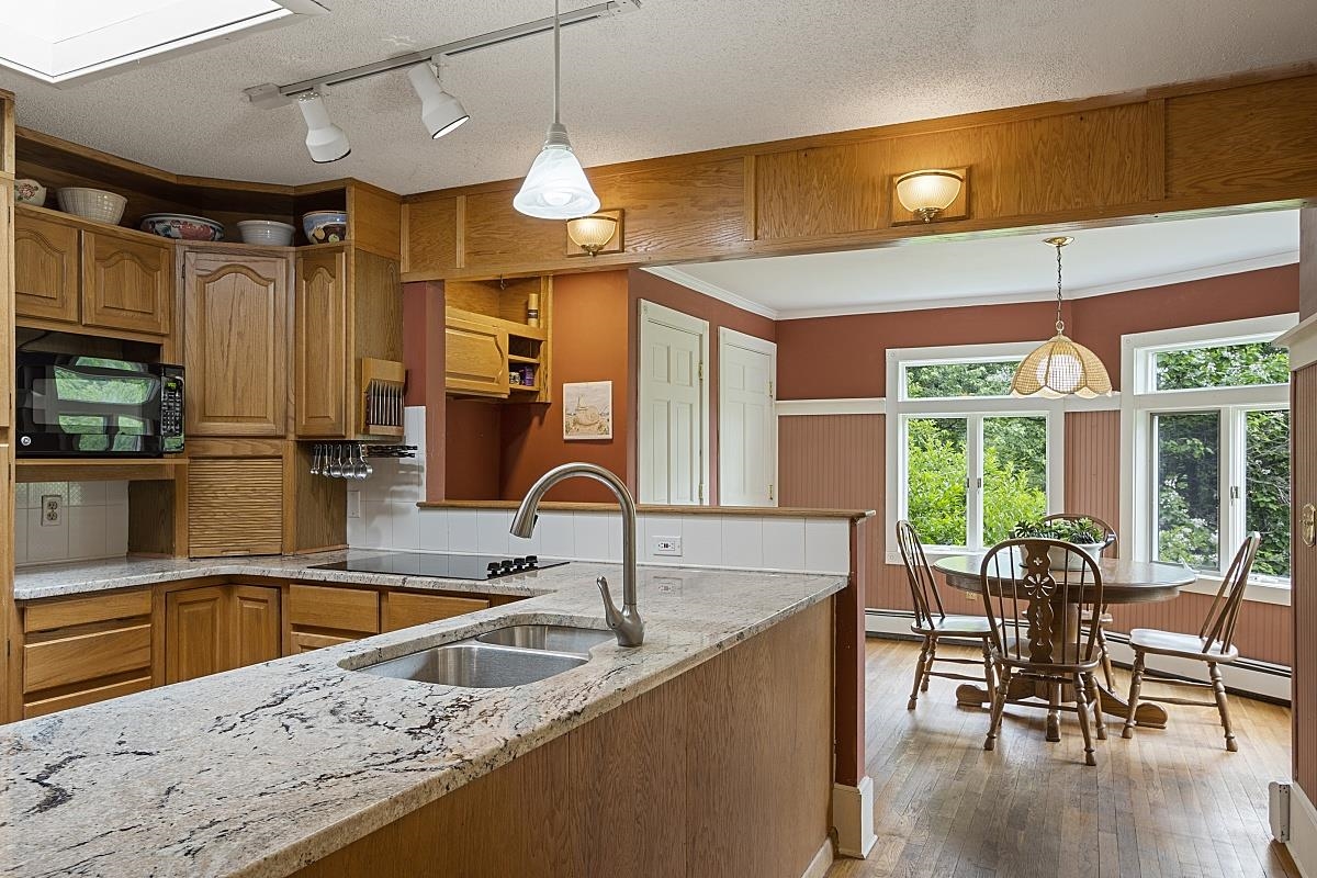 58 Governor Dinsmore Road Windham, NH 03087 - Photo 12 of 38
