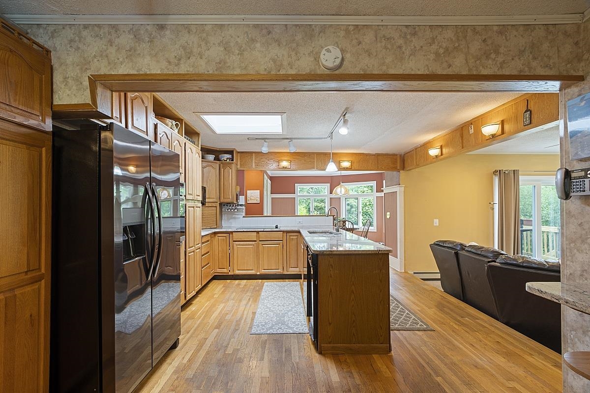 58 Governor Dinsmore Road Windham, NH 03087 - Photo 8 of 38