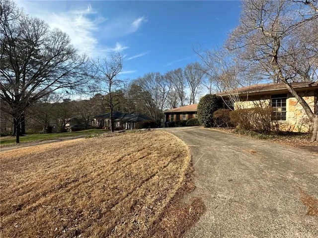 $535,000 | 320 Wickerberry Lane, Roswell, GA 30075