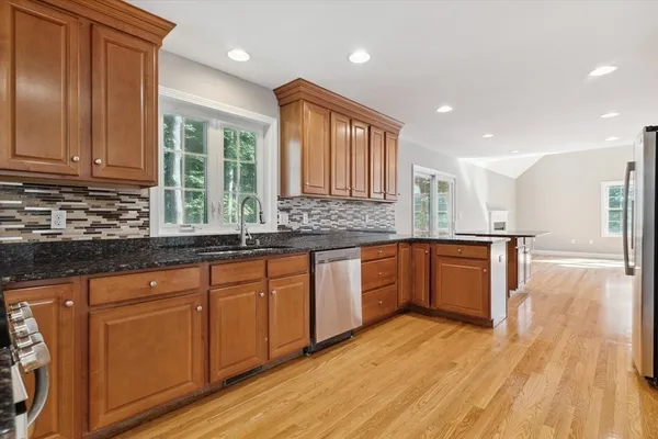 $5,850 | 19 Benjamin Lane, Reading, MA 01867