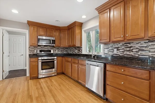 $5,850 | 19 Benjamin Lane, Reading, MA 01867