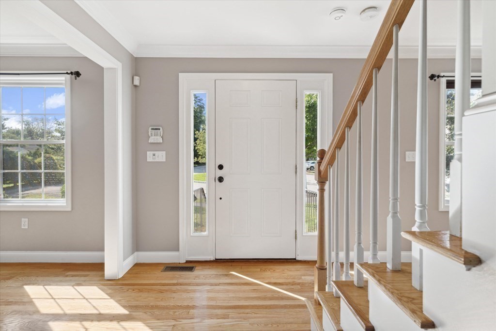 19 Benjamin Lane Reading, MA 01867 - Photo 3 of 42